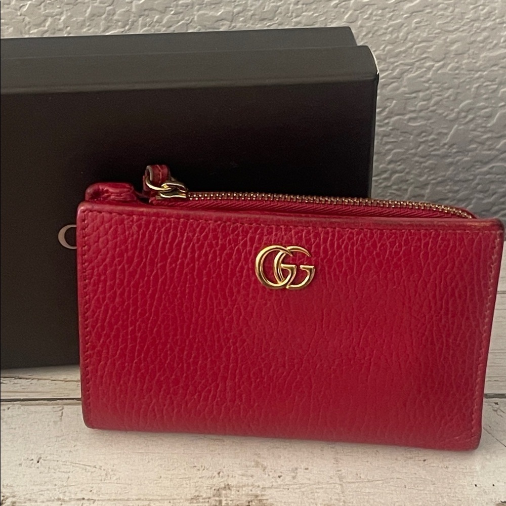 Gucci GG Marmont Red Pebbled Leather Compact Wallet Gold Logo